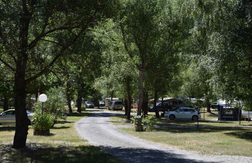 Emplacements de camping-caravaning